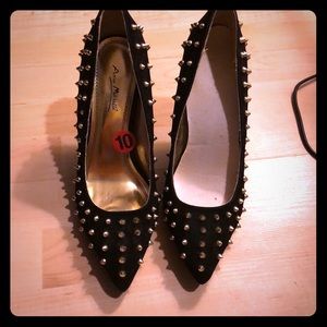 Size 10 pumps